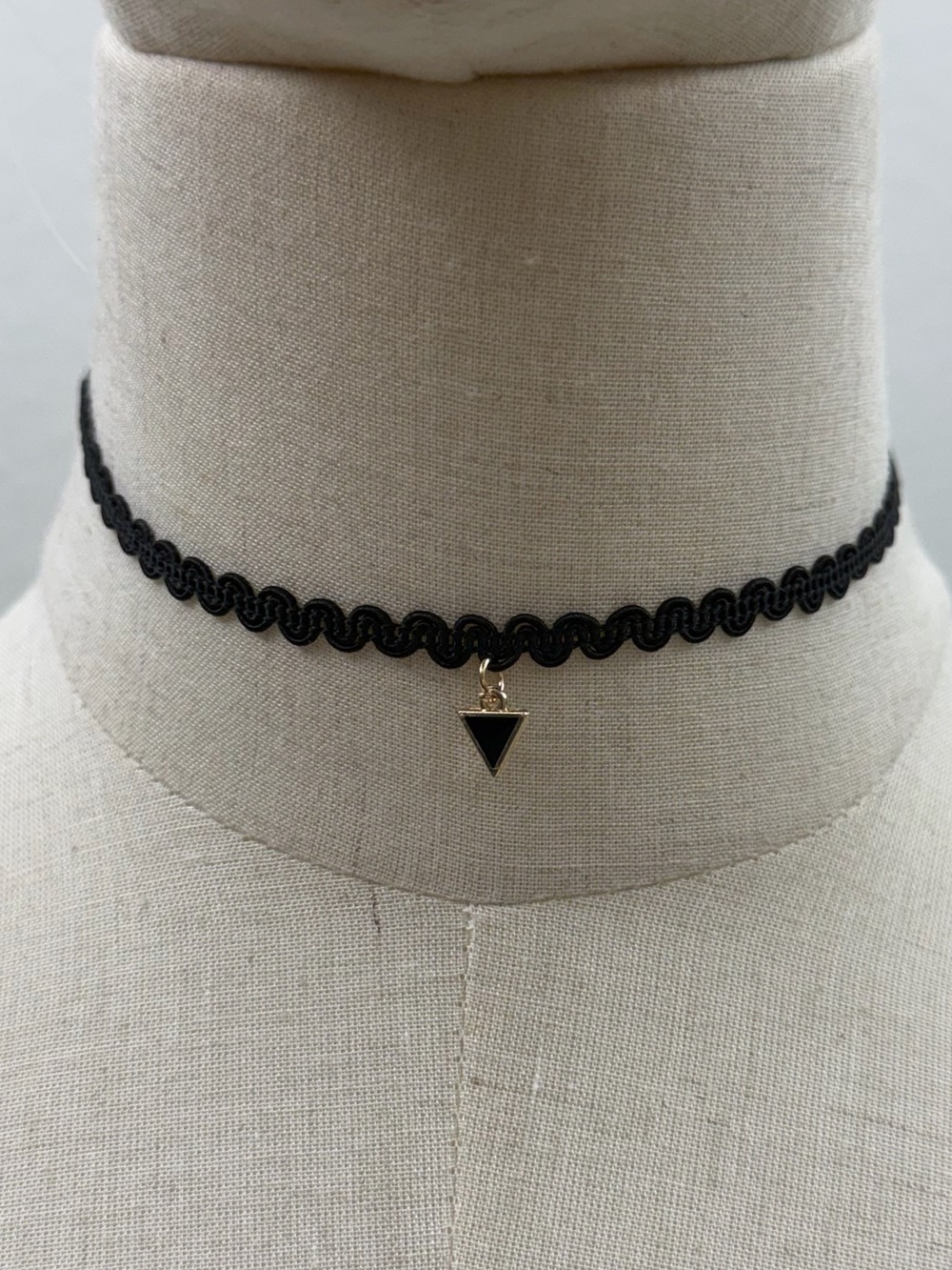 Black Triangle Choker Necklace Gothic Y2K Lace Choker Minimalist Pendant